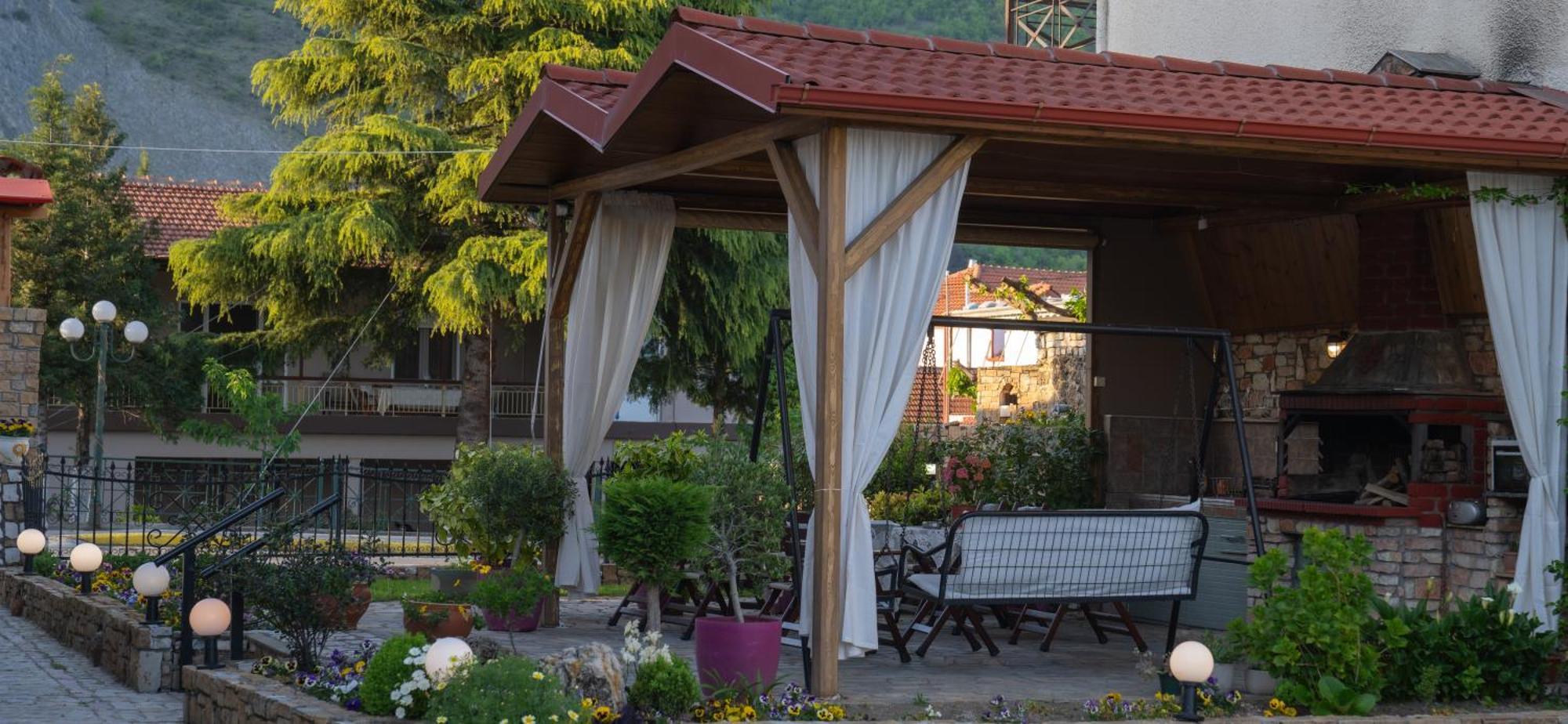Kallinikos Guesthouse Káto Loutrákion المظهر الخارجي الصورة