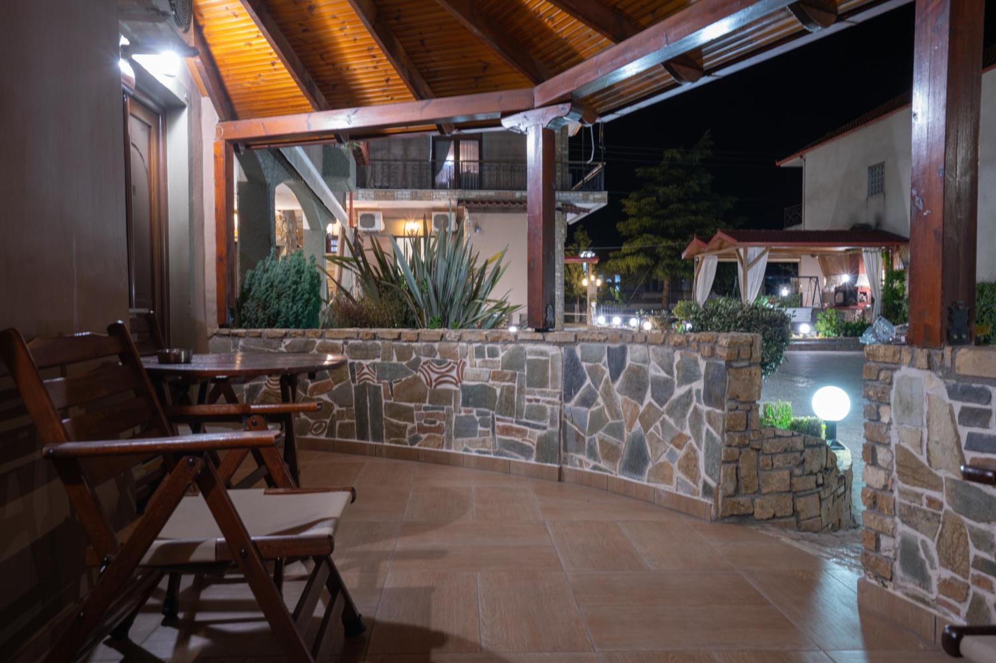 Kallinikos Guesthouse Káto Loutrákion المظهر الخارجي الصورة
