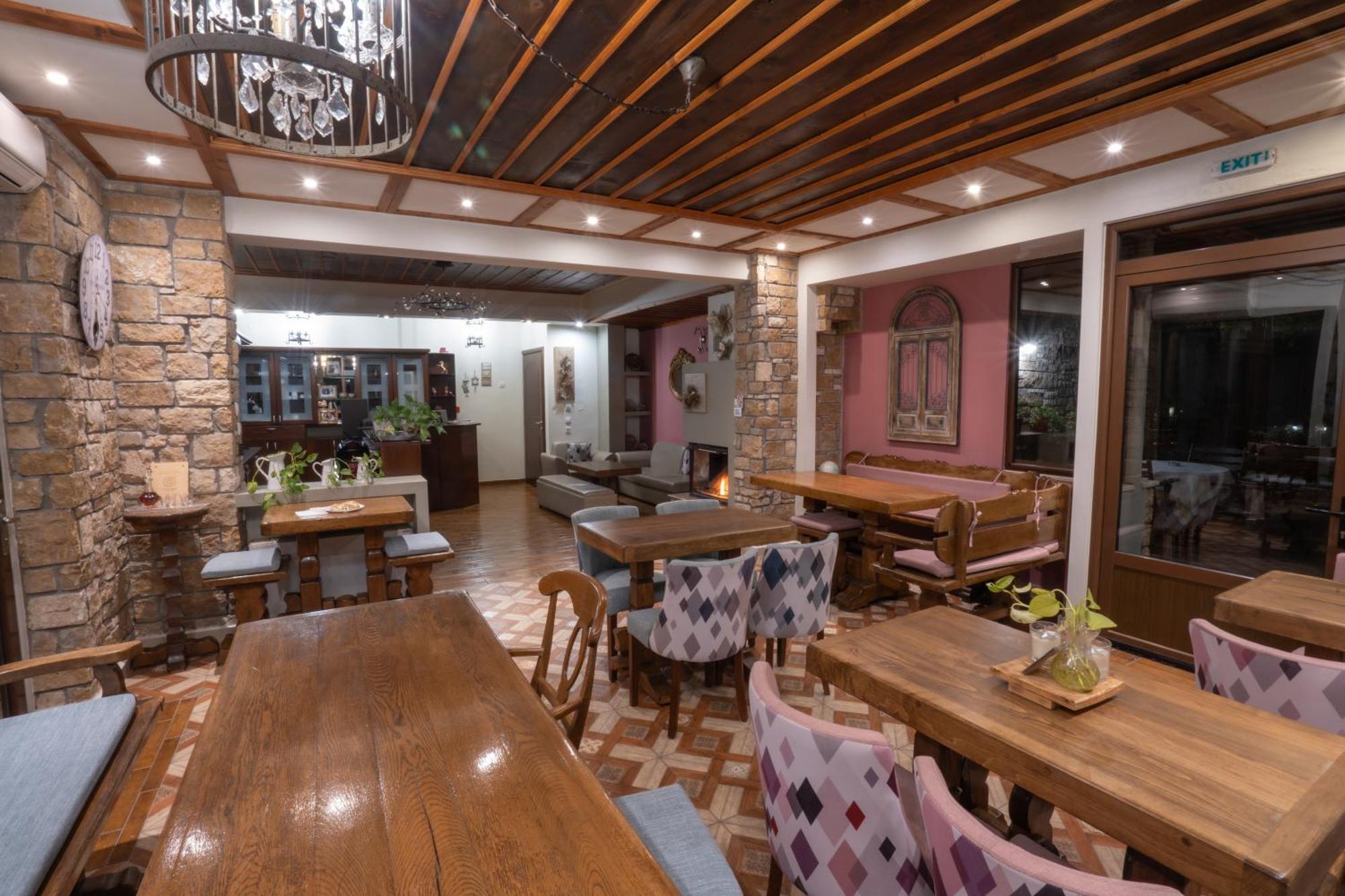 Kallinikos Guesthouse Káto Loutrákion المظهر الخارجي الصورة