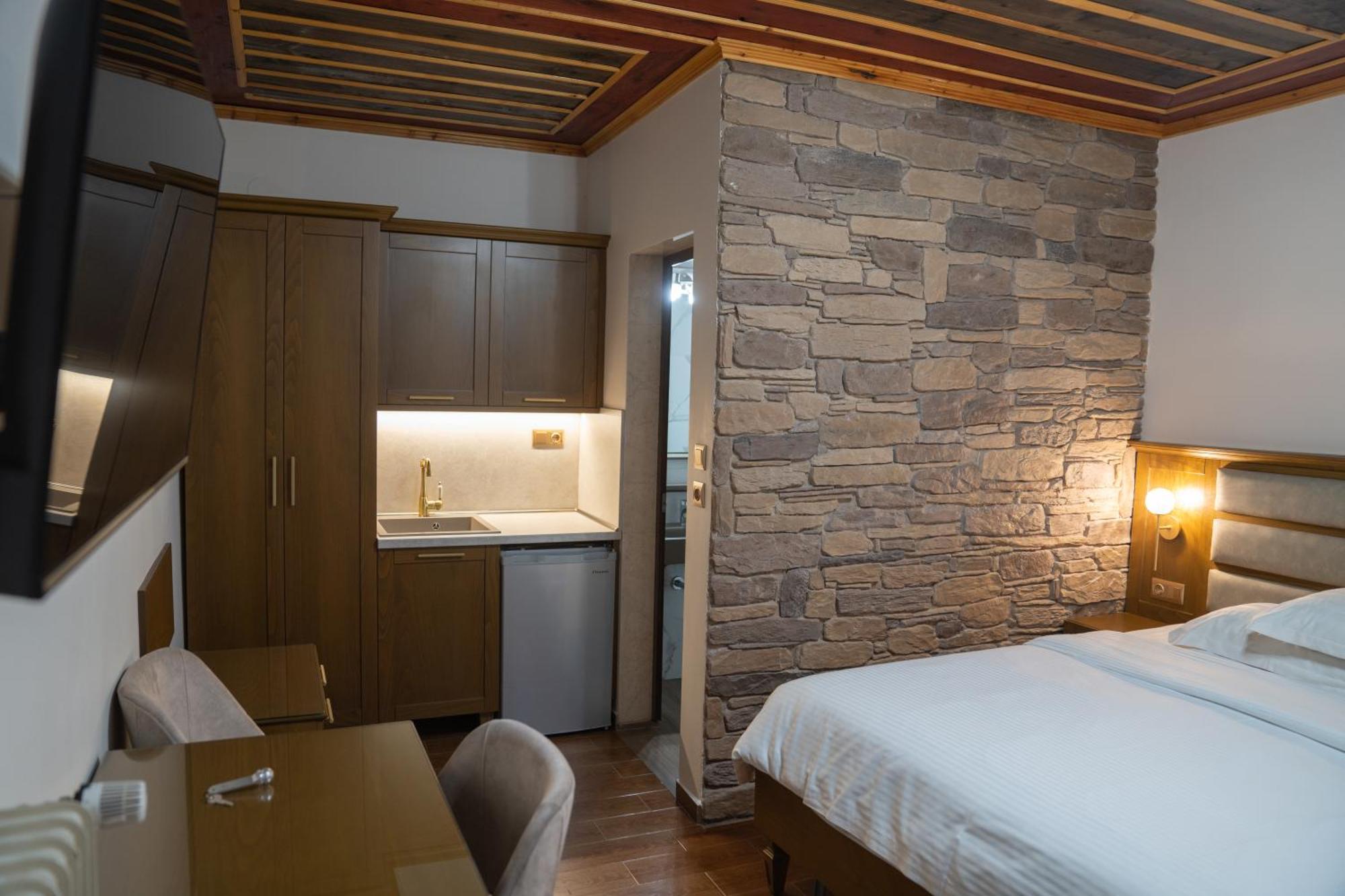 Kallinikos Guesthouse Káto Loutrákion المظهر الخارجي الصورة