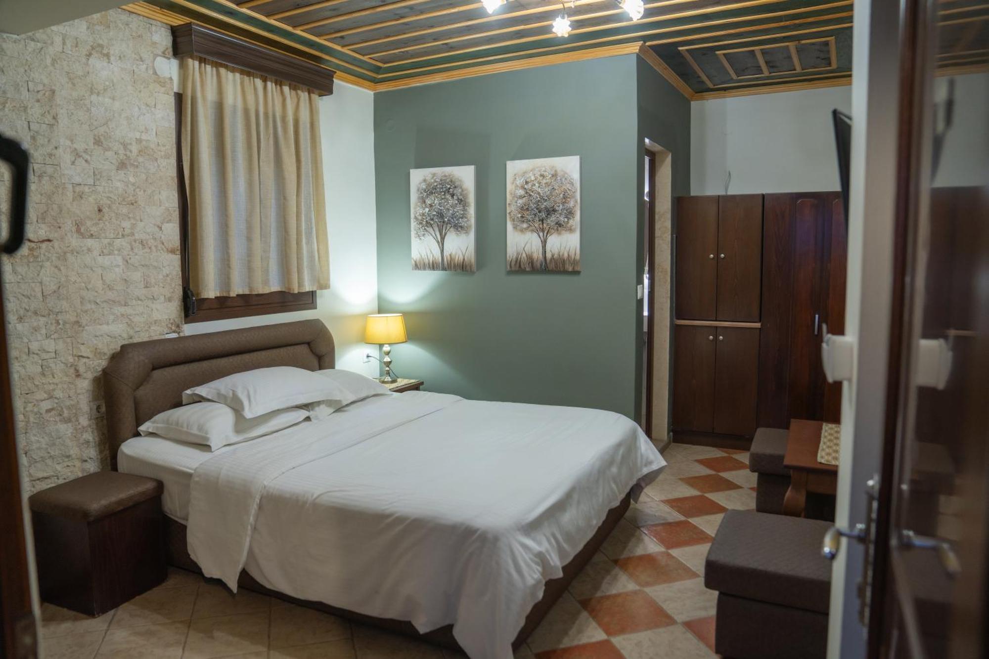 Kallinikos Guesthouse Káto Loutrákion المظهر الخارجي الصورة