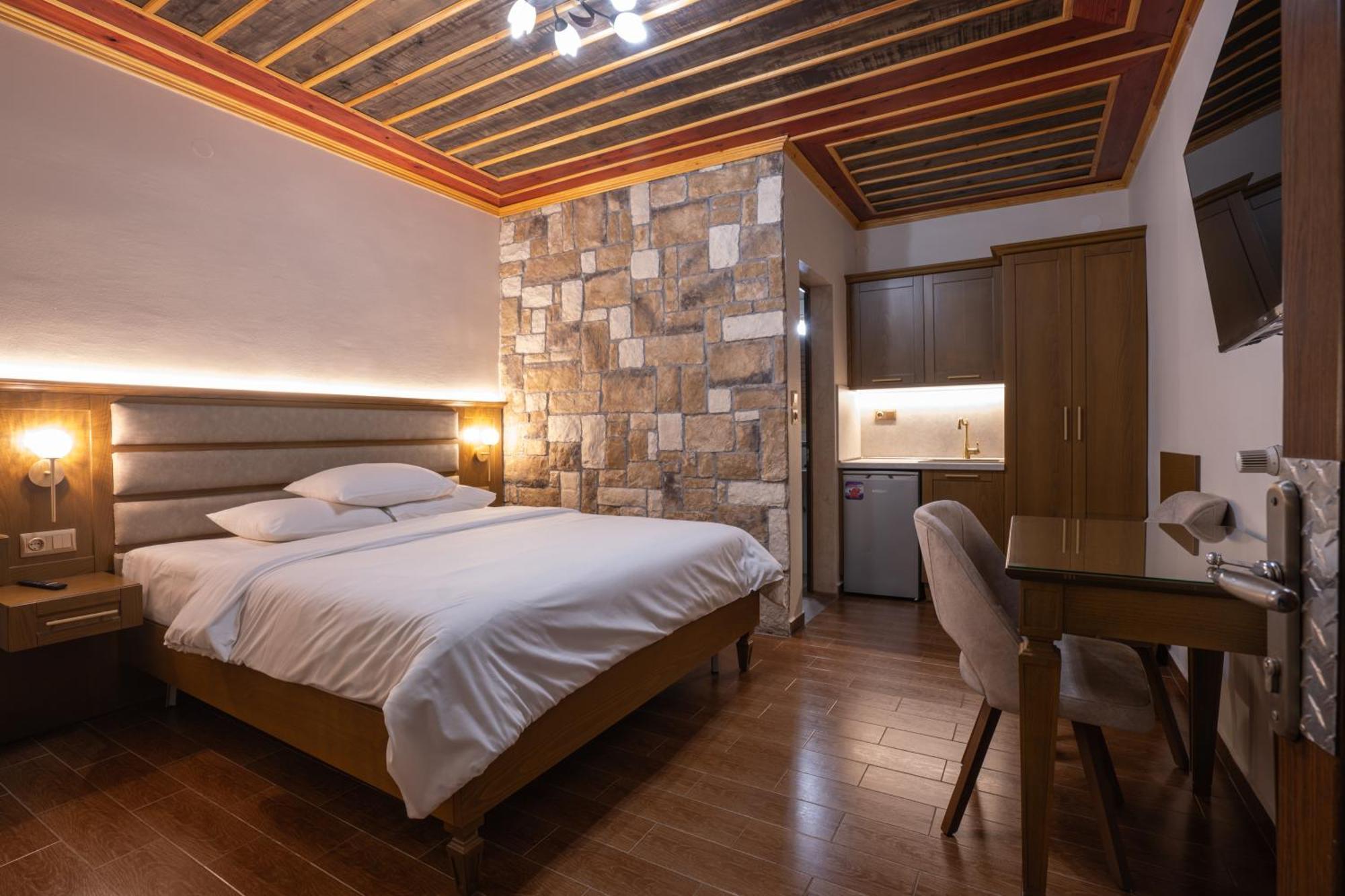 Kallinikos Guesthouse Káto Loutrákion المظهر الخارجي الصورة