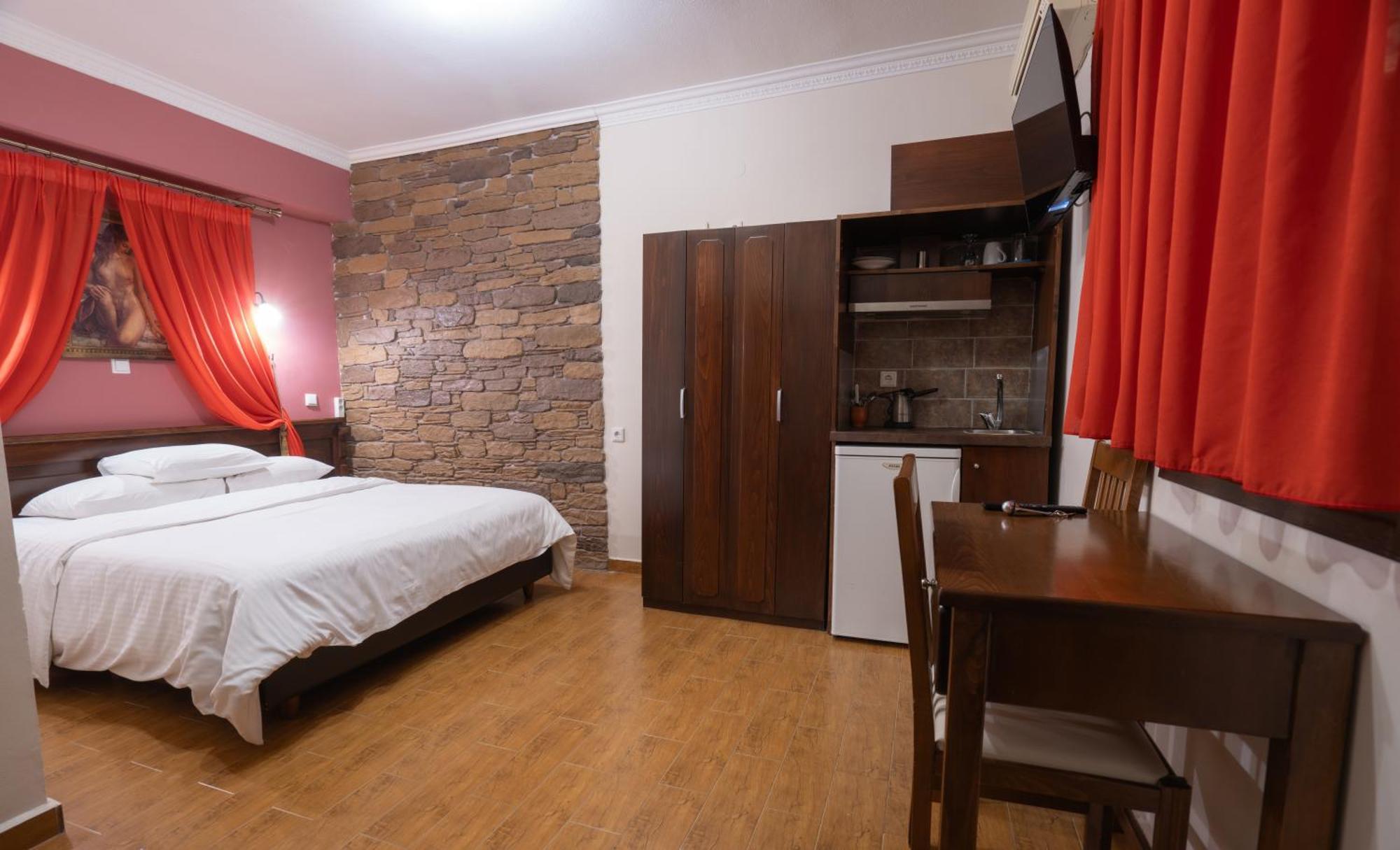 Kallinikos Guesthouse Káto Loutrákion المظهر الخارجي الصورة