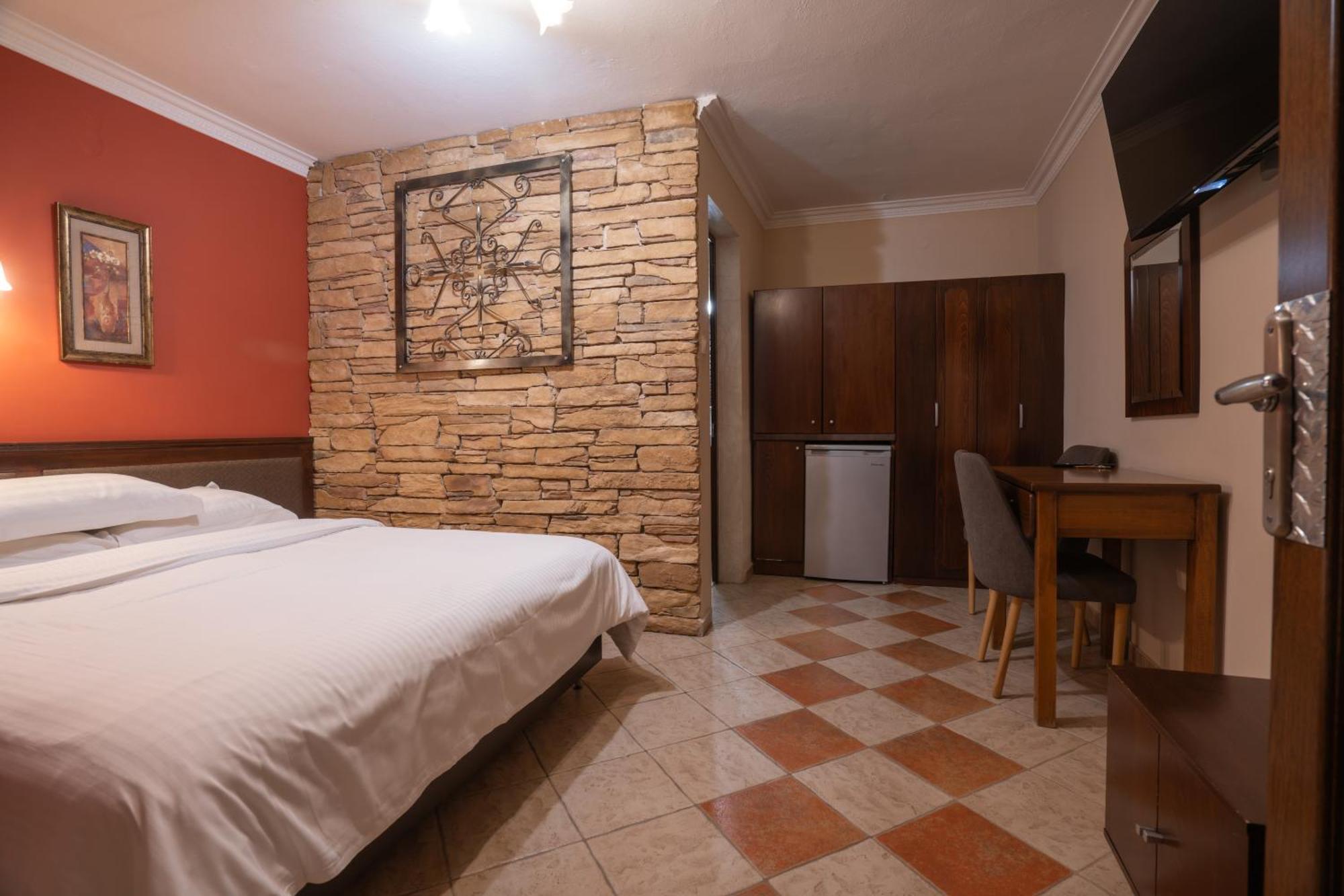 Kallinikos Guesthouse Káto Loutrákion المظهر الخارجي الصورة