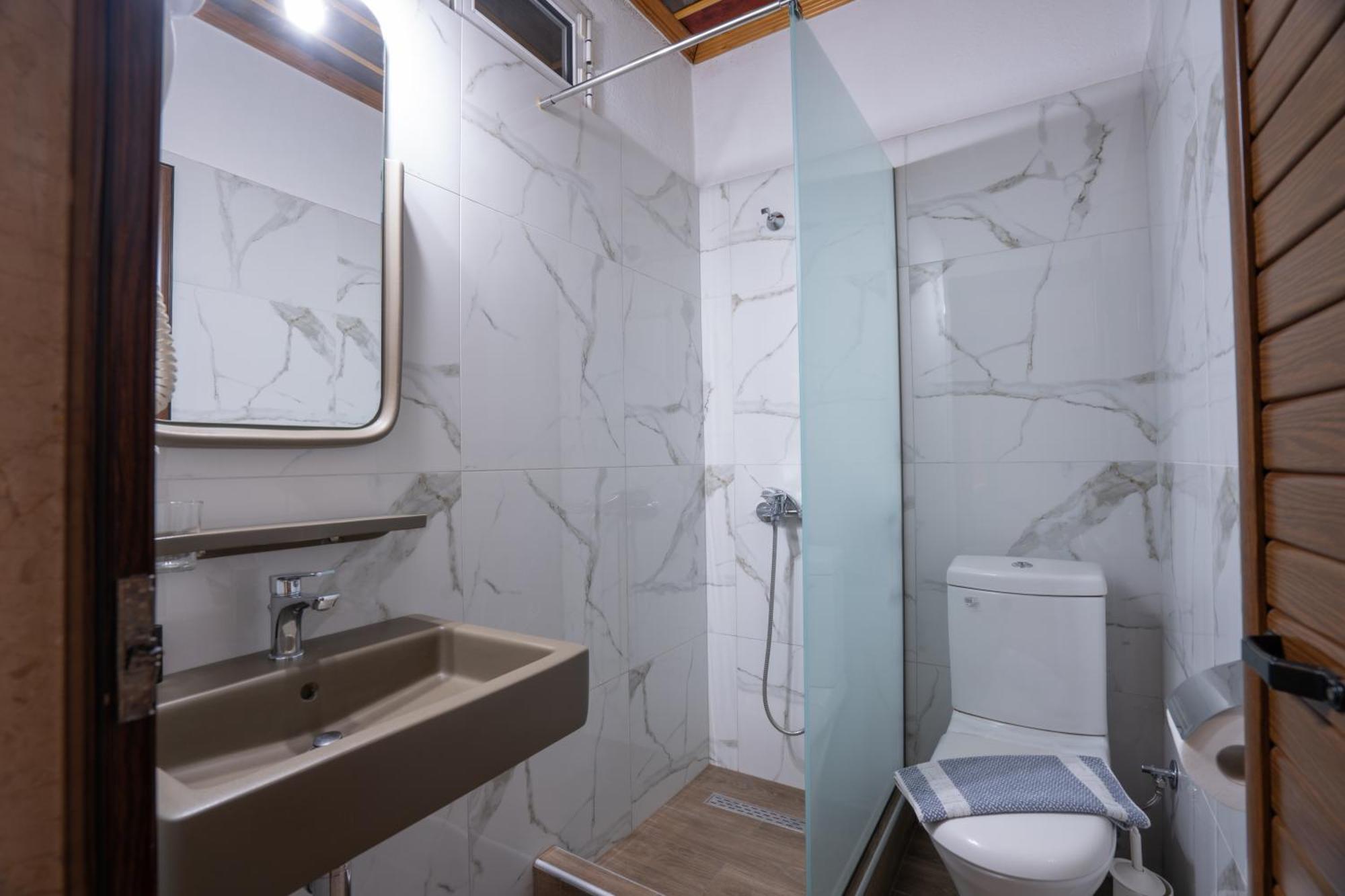 Kallinikos Guesthouse Káto Loutrákion المظهر الخارجي الصورة
