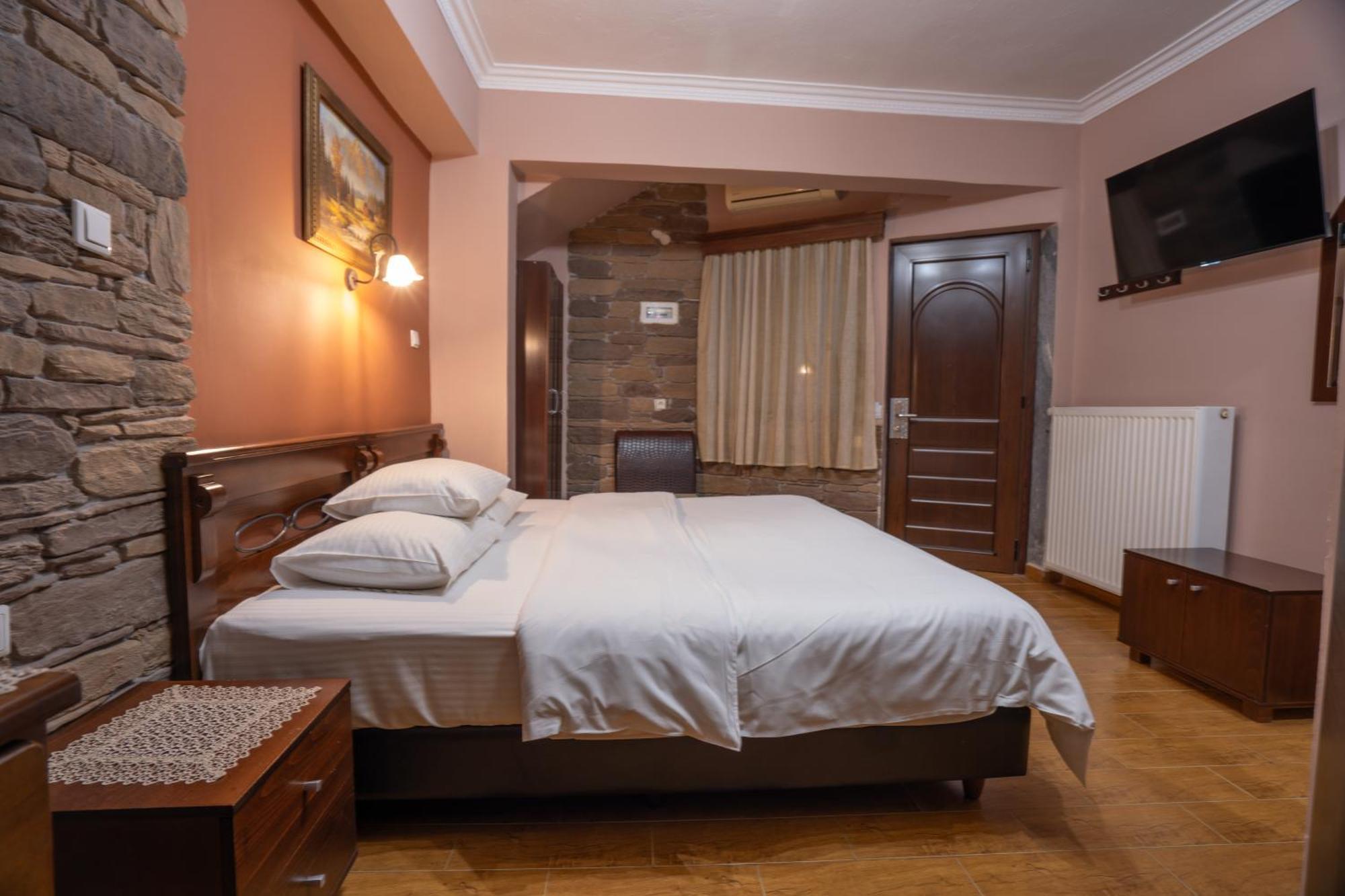 Kallinikos Guesthouse Káto Loutrákion المظهر الخارجي الصورة